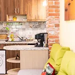 Barcelona Colorful Central Studio W Green Backyard