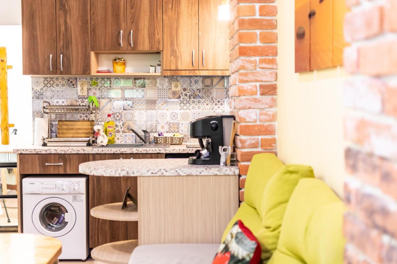 Barcelona Colorful W Backyard Apartemen *