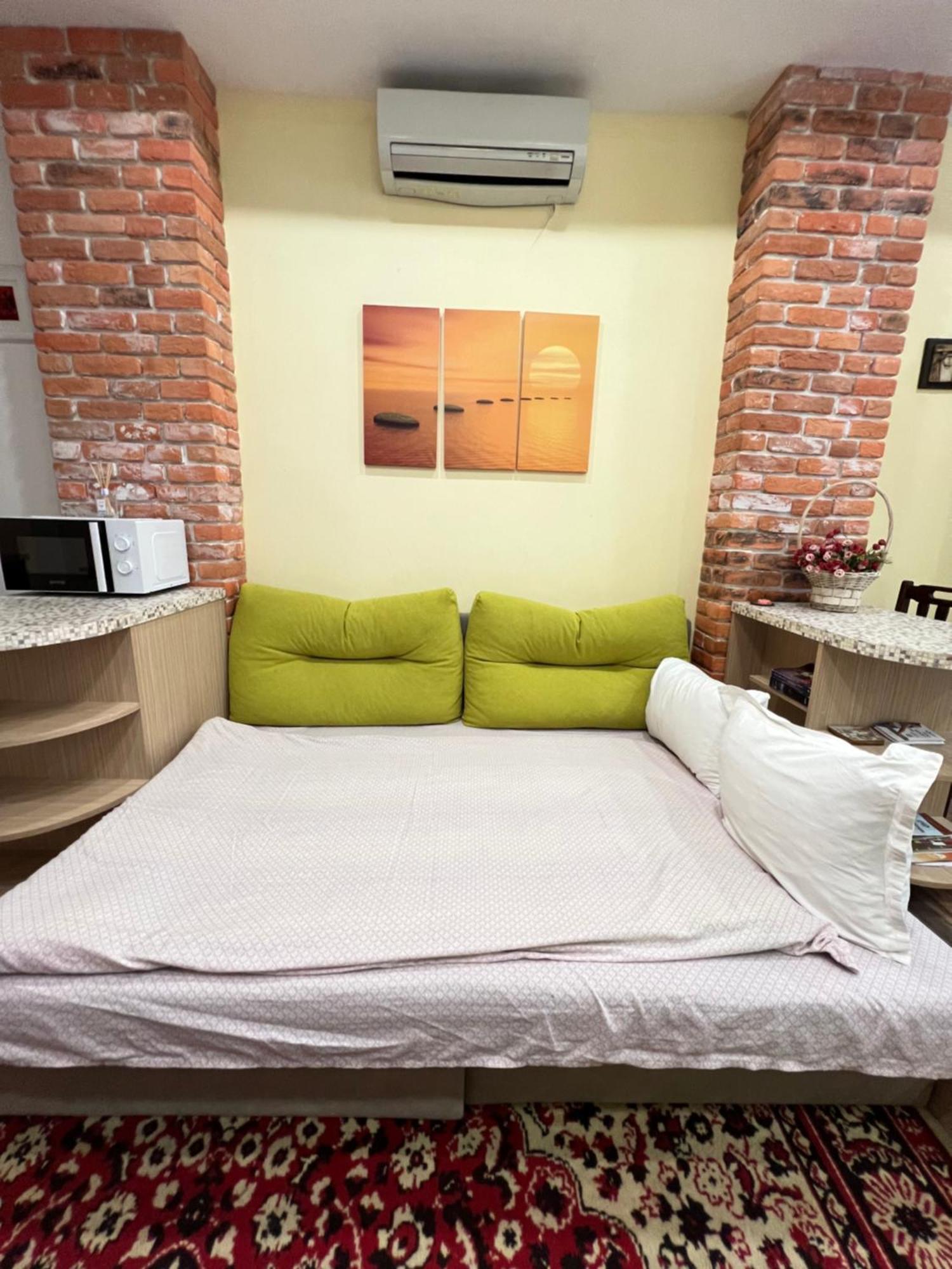 Barcelona Colorful W Backyard Apartemen *