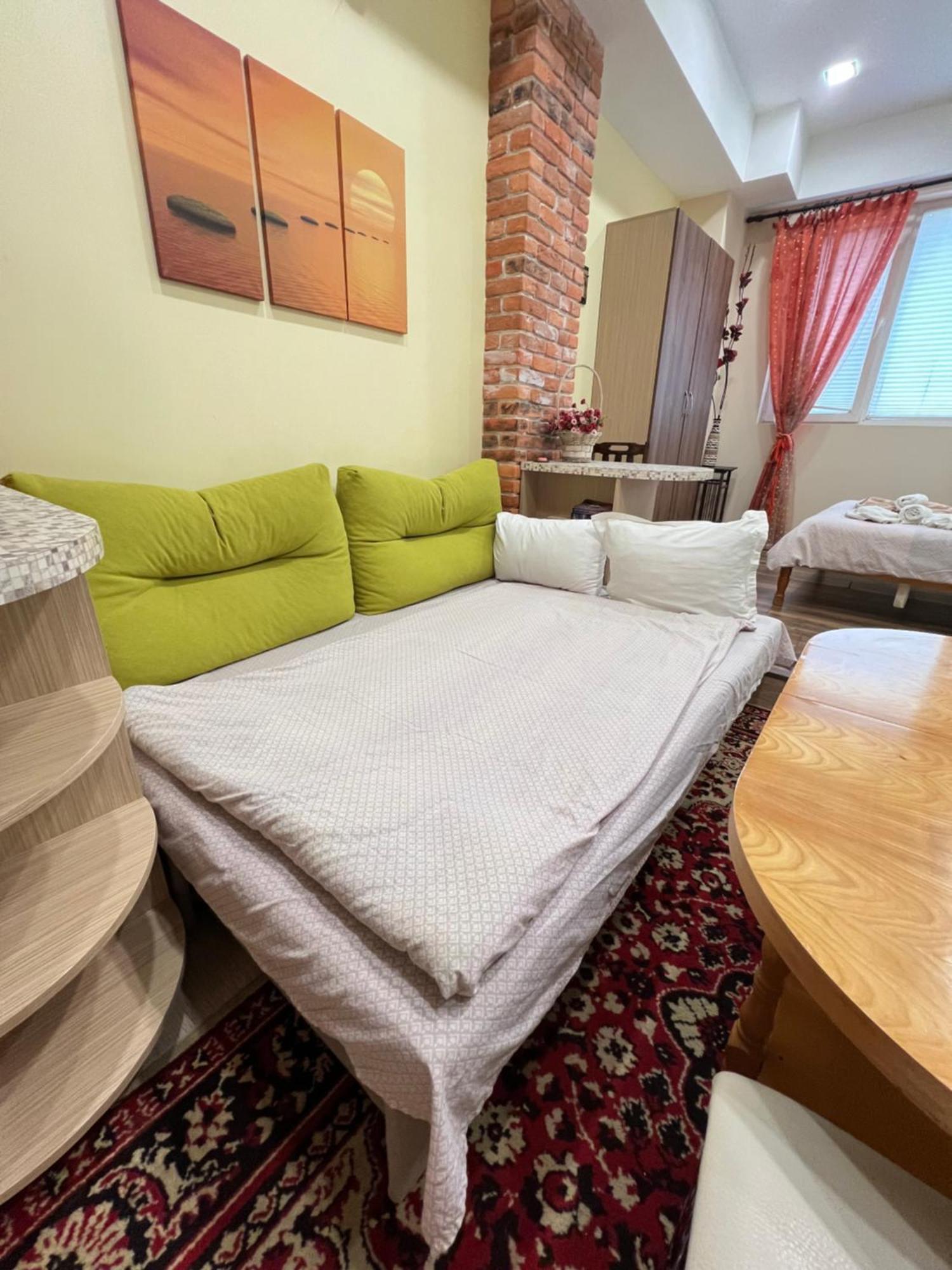 Barcelona Colorful W Backyard Apartemen Sofia